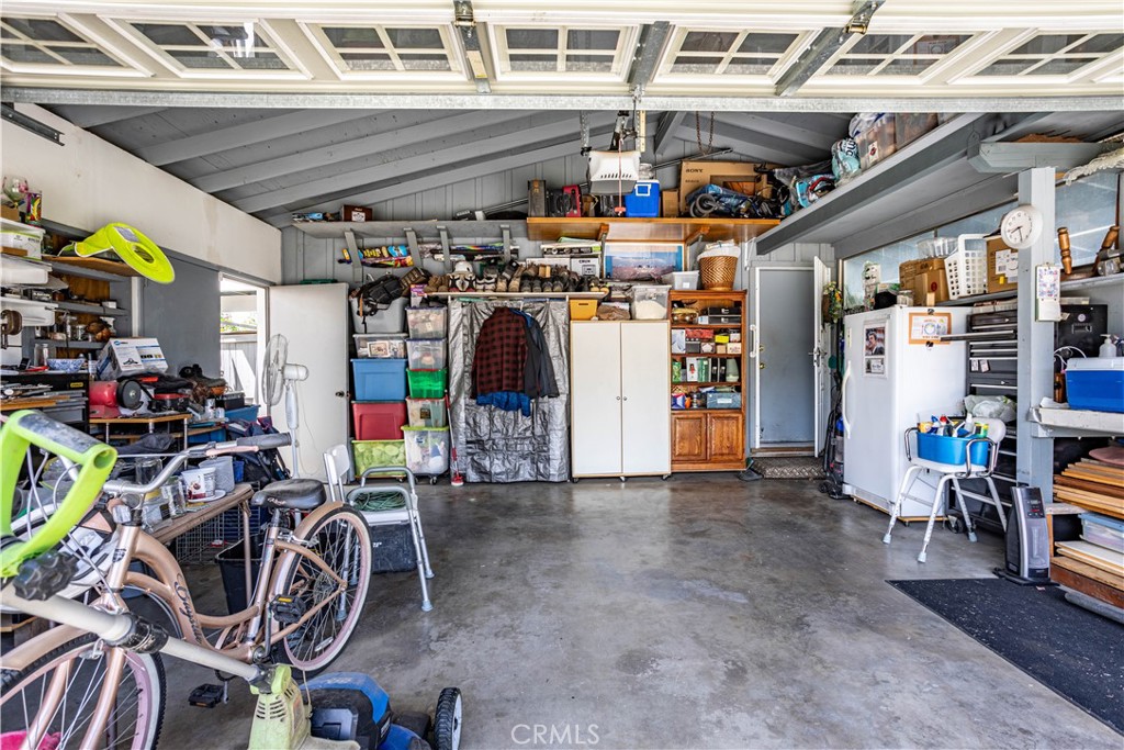 1101 S Mountain St, Visalia, CA 93277