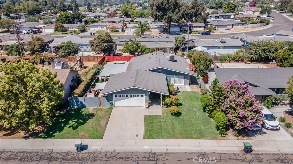 1101 S Mountain St, Visalia, CA 93277