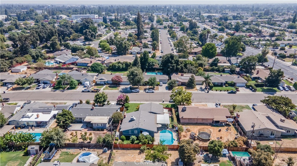 1101 S Mountain St, Visalia, CA 93277