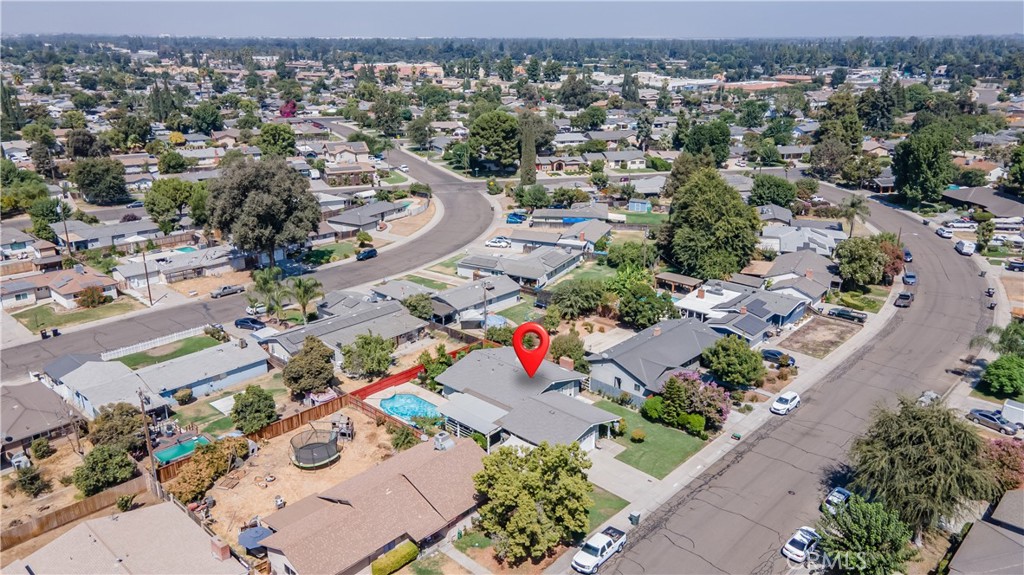 1101 S Mountain St, Visalia, CA 93277