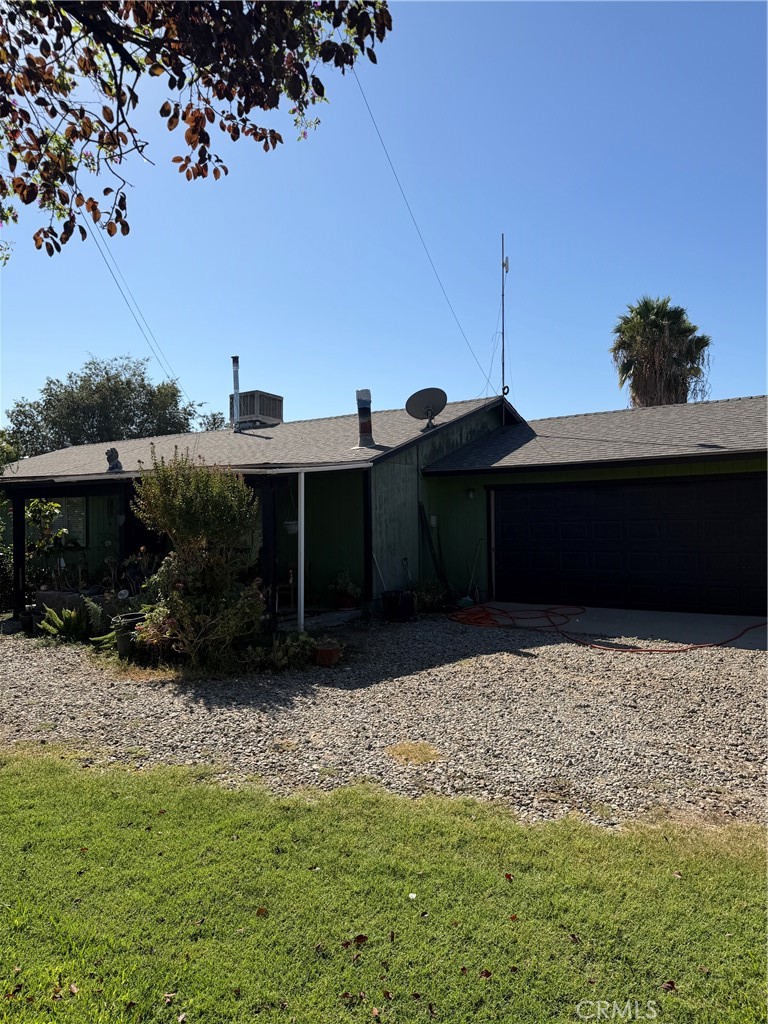 931 E List, Exeter, CA 93221