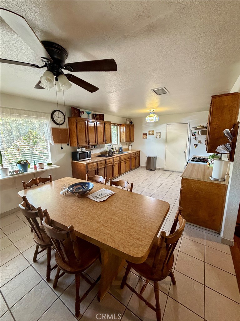 931 E List, Exeter, CA 93221