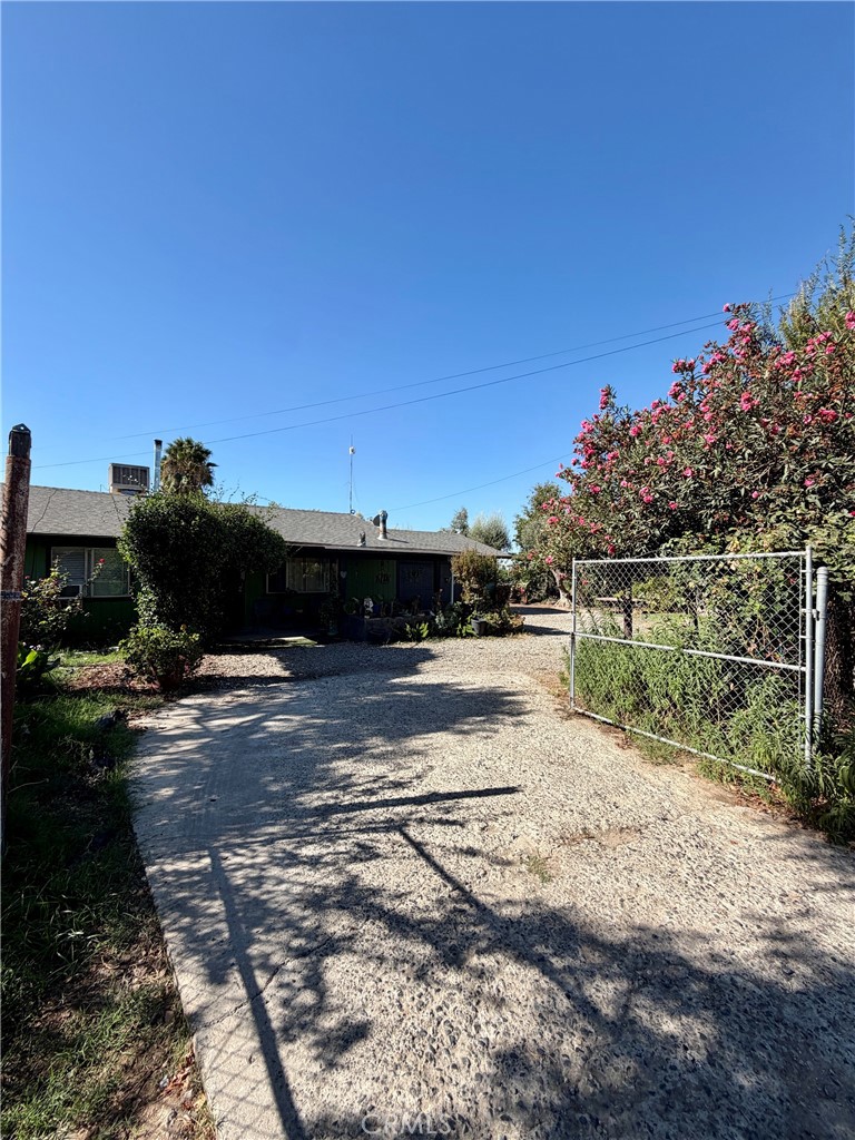 931 E List, Exeter, CA 93221