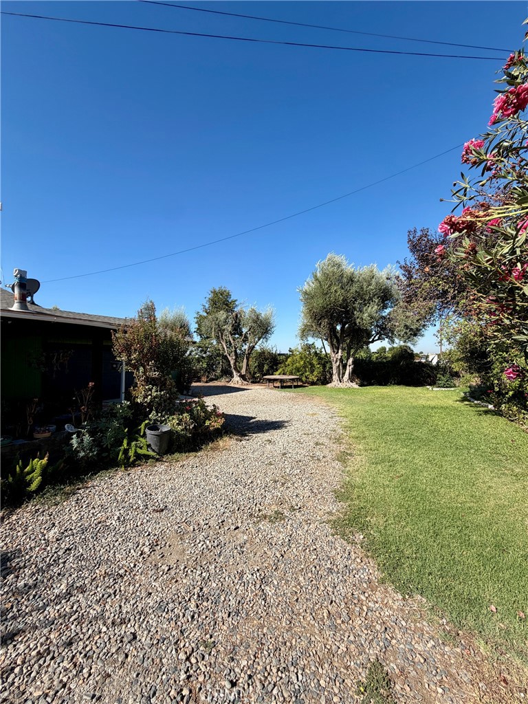 931 E List, Exeter, CA 93221