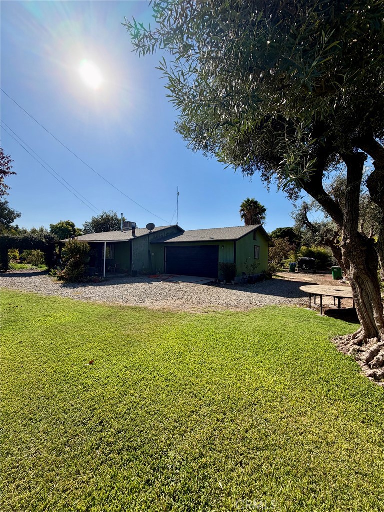 931 E List, Exeter, CA 93221