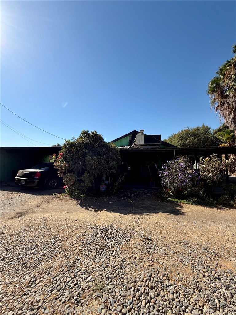 931 E List, Exeter, CA 93221