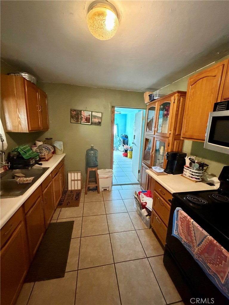 931 E List, Exeter, CA 93221