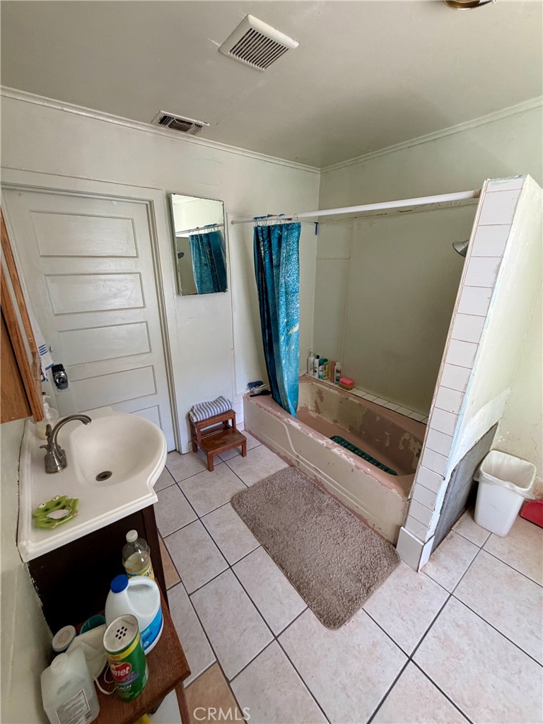 931 E List, Exeter, CA 93221