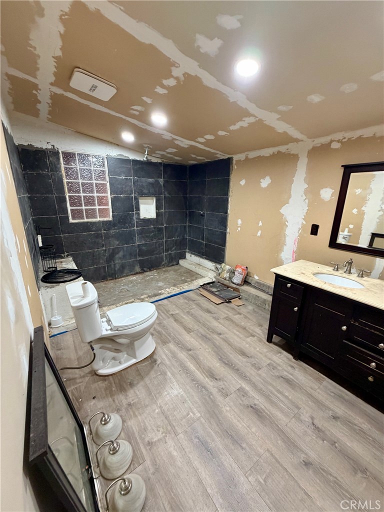 931 E List, Exeter, CA 93221