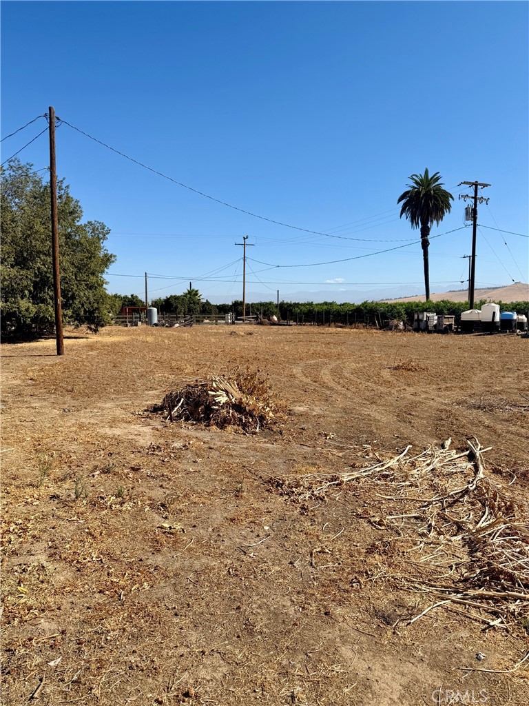 931 E List, Exeter, CA 93221