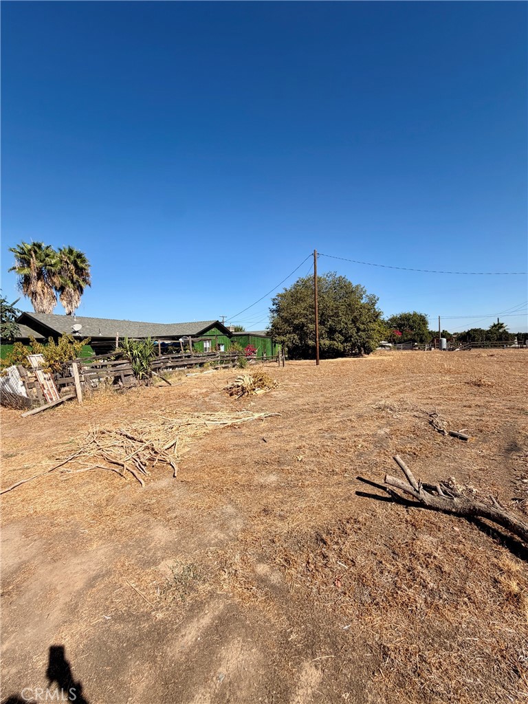 931 E List, Exeter, CA 93221