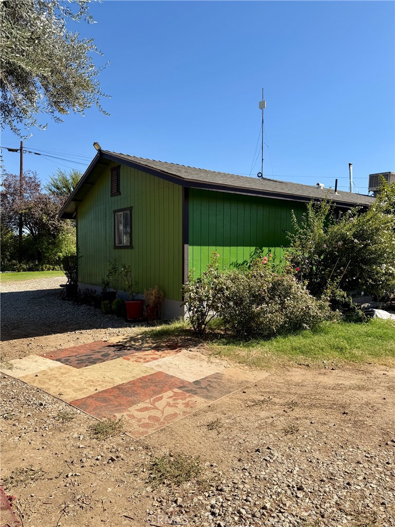 931 E List, Exeter, CA 93221