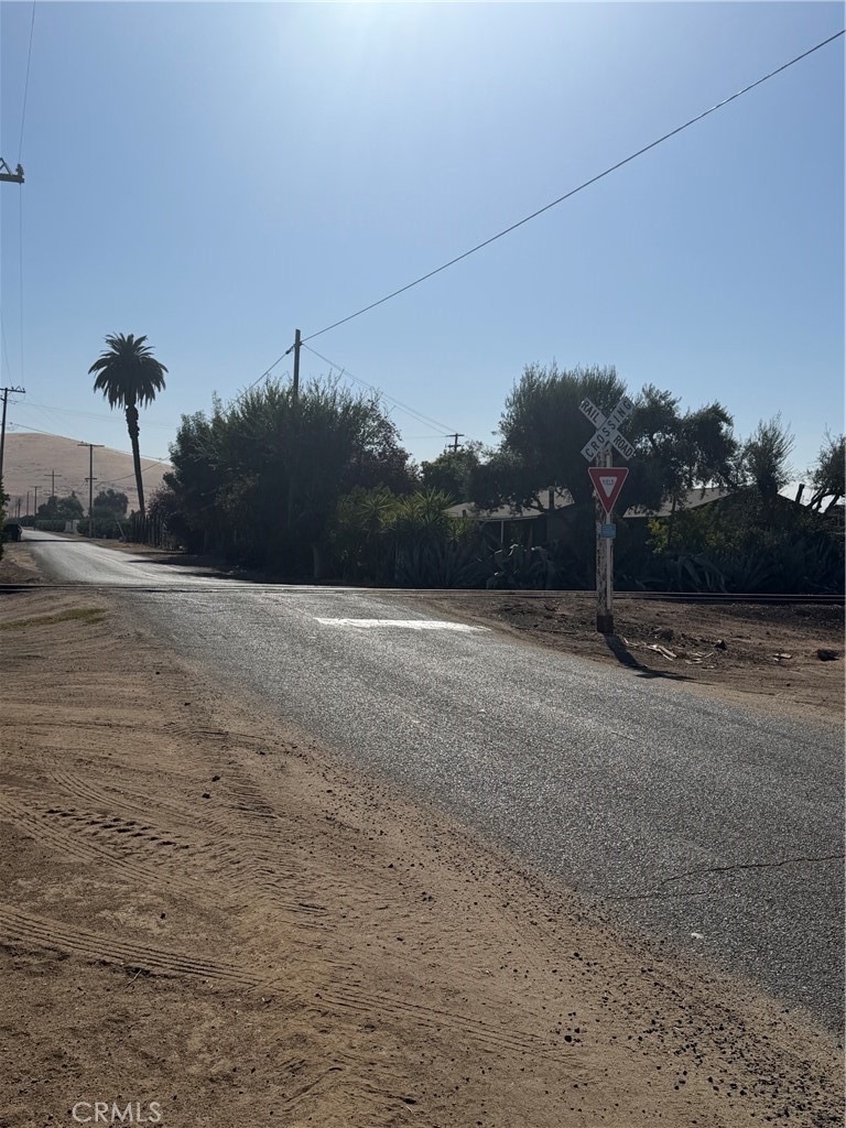 931 E List, Exeter, CA 93221