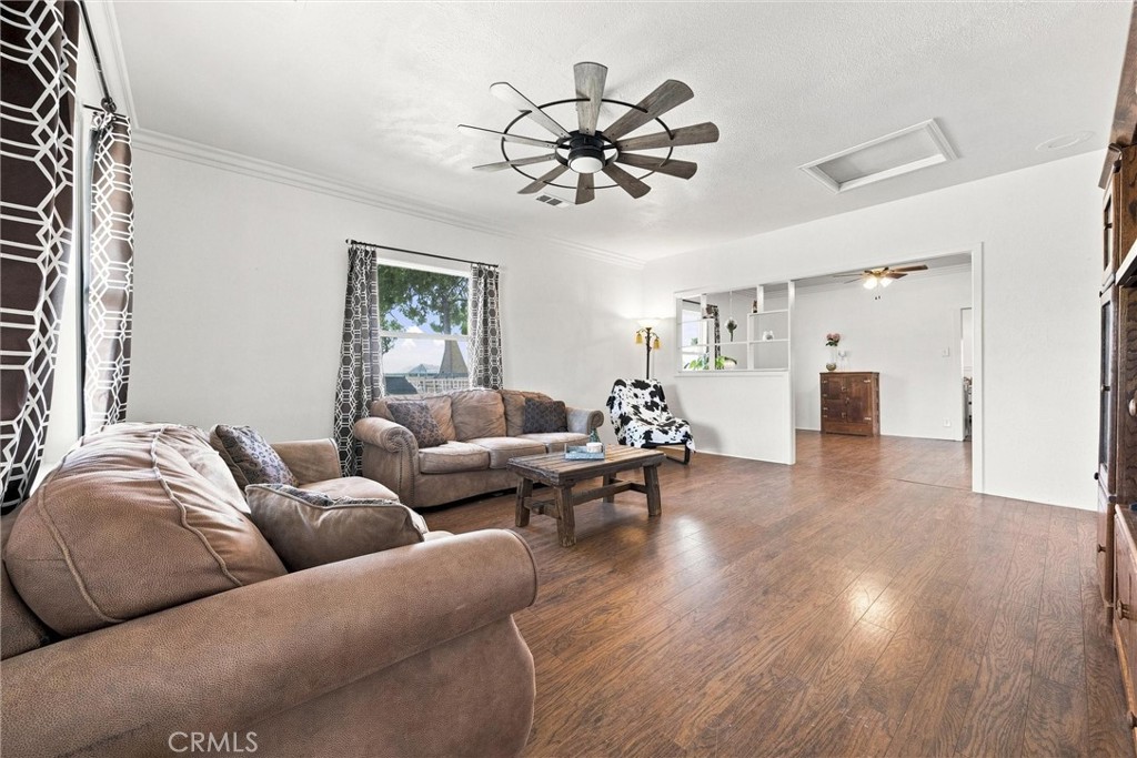 11662 Wasco Pond Rd, Wasco, CA 93280