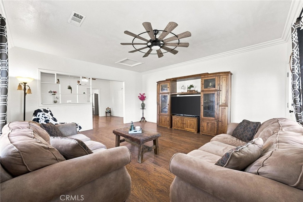 11662 Wasco Pond Rd, Wasco, CA 93280