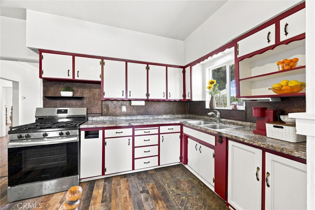 11662 Wasco Pond Rd, Wasco, CA 93280