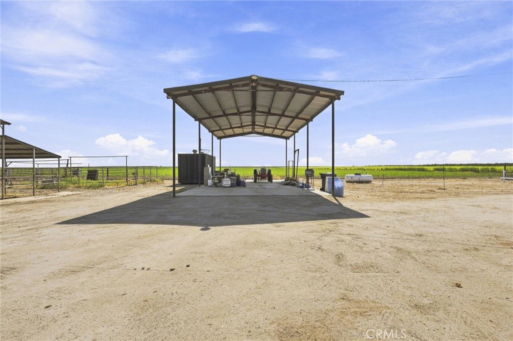 11662 Wasco Pond Rd, Wasco, CA 93280