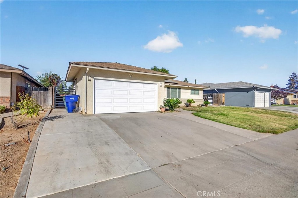 6617 N 1st St, Fresno, CA 93710