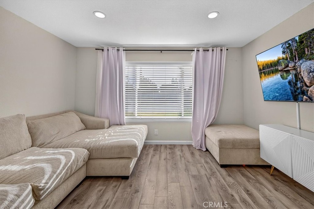 6617 N 1st St, Fresno, CA 93710