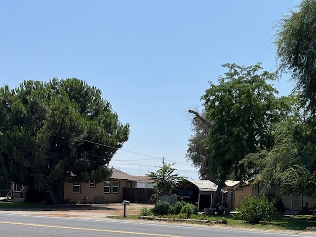 12837 Douglas Ave, Hanford, CA 93230