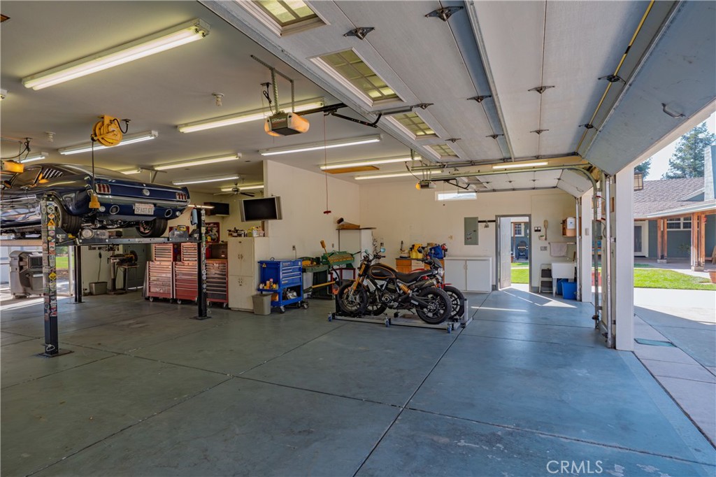 6299 Shelby St, Atwater, CA 95301