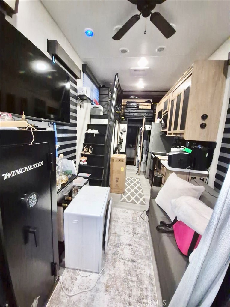 637 River Rd #43, Modesto, CA 95351