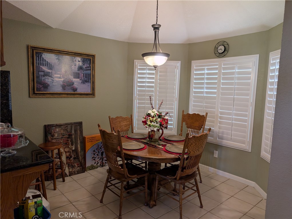 639 Royal Arch Ct, Merced, CA 95340