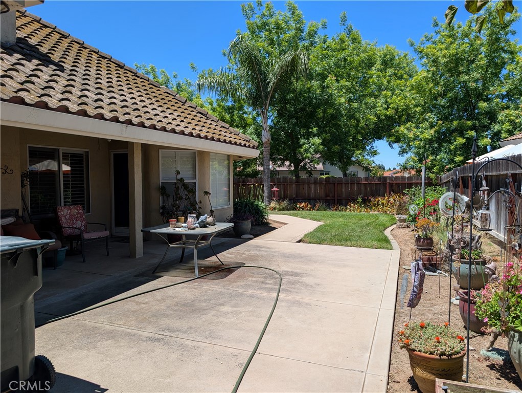 639 Royal Arch Ct, Merced, CA 95340