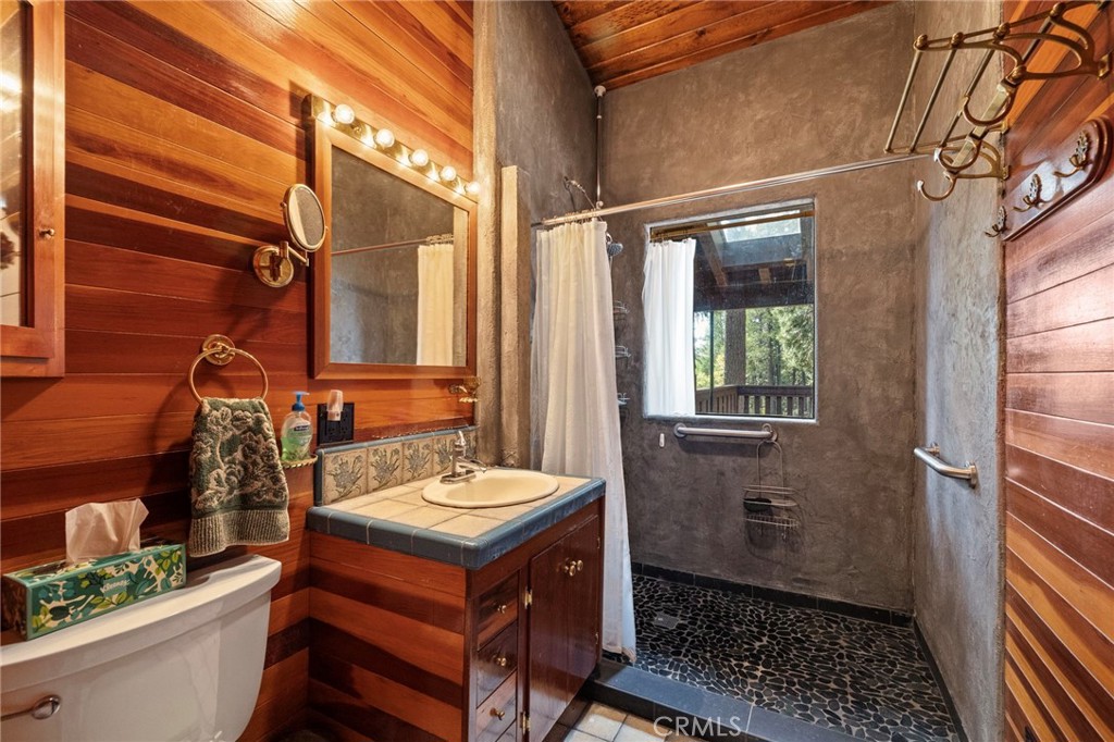 25833 Lyons Dam Rd, Twain Harte, CA 95383