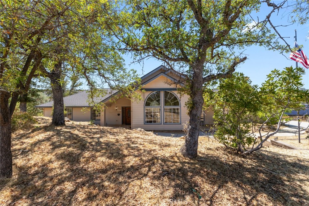 30270 Corral Dr, Coarsegold, CA 93614