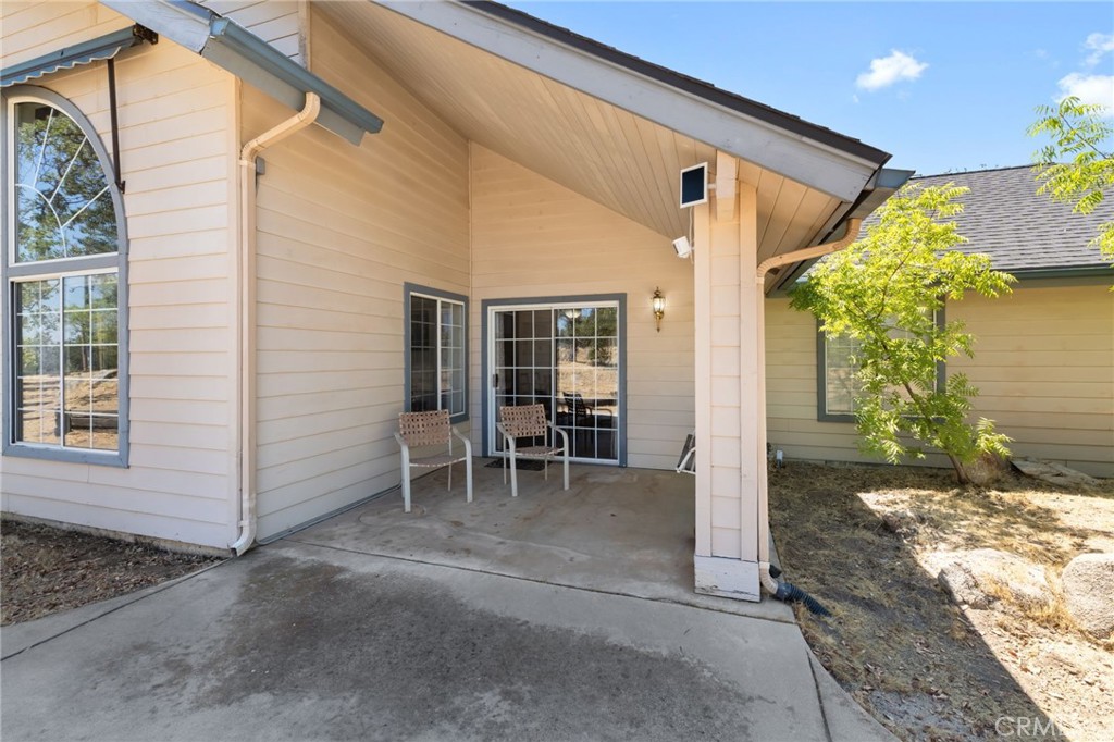 30270 Corral Dr, Coarsegold, CA 93614