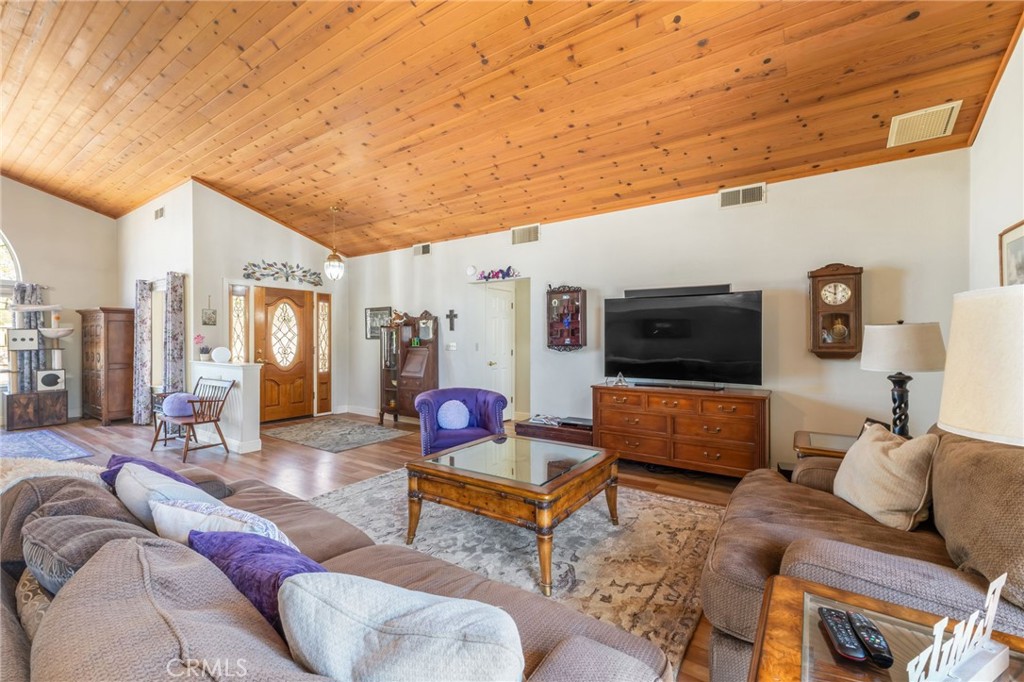 30270 Corral Dr, Coarsegold, CA 93614