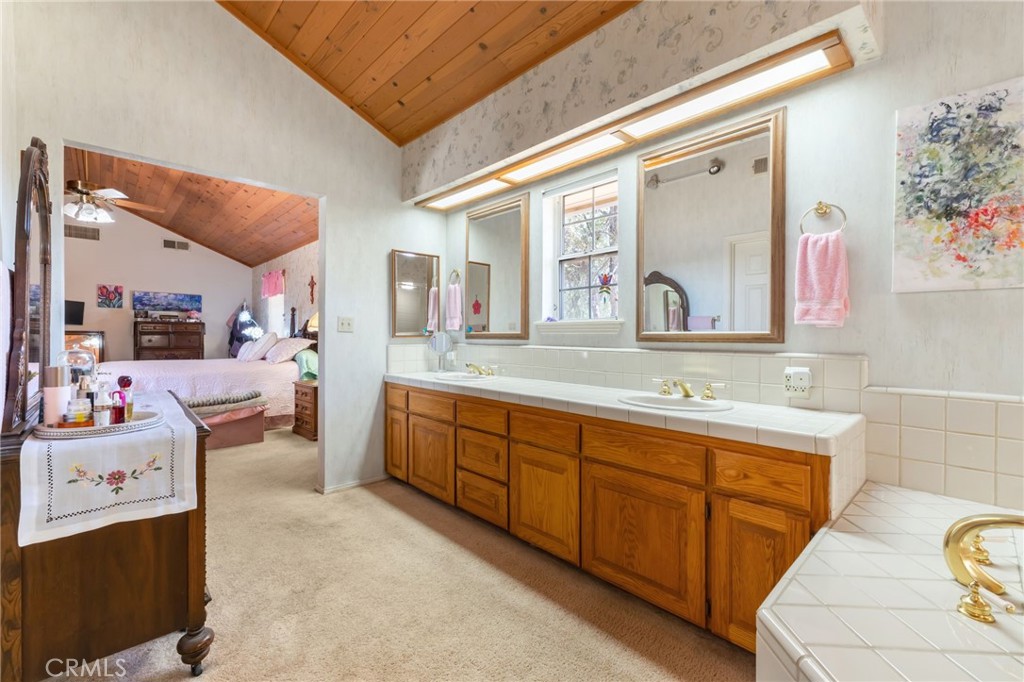 30270 Corral Dr, Coarsegold, CA 93614