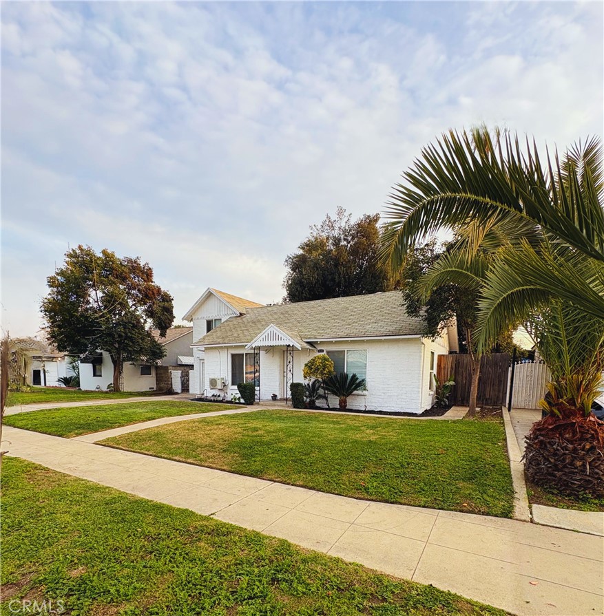 4762 E Grant, Fresno, CA 93702