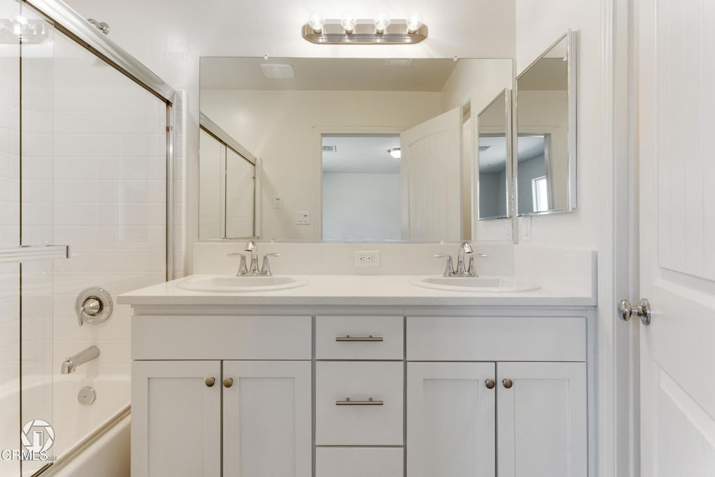 707 Sammy Way, Shafter, CA 93263