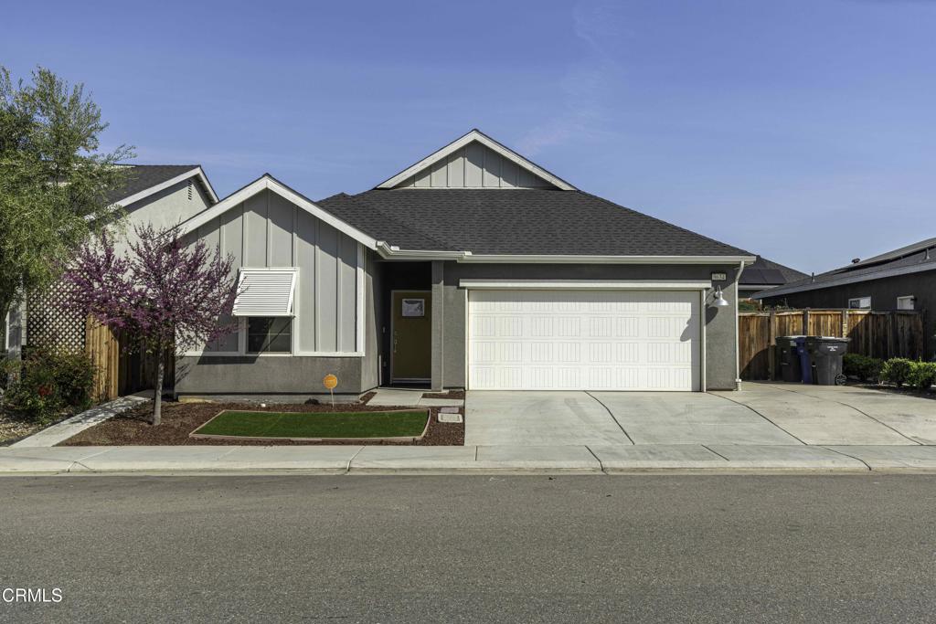 9634 Silver Falls Ln, Shafter, CA 93263