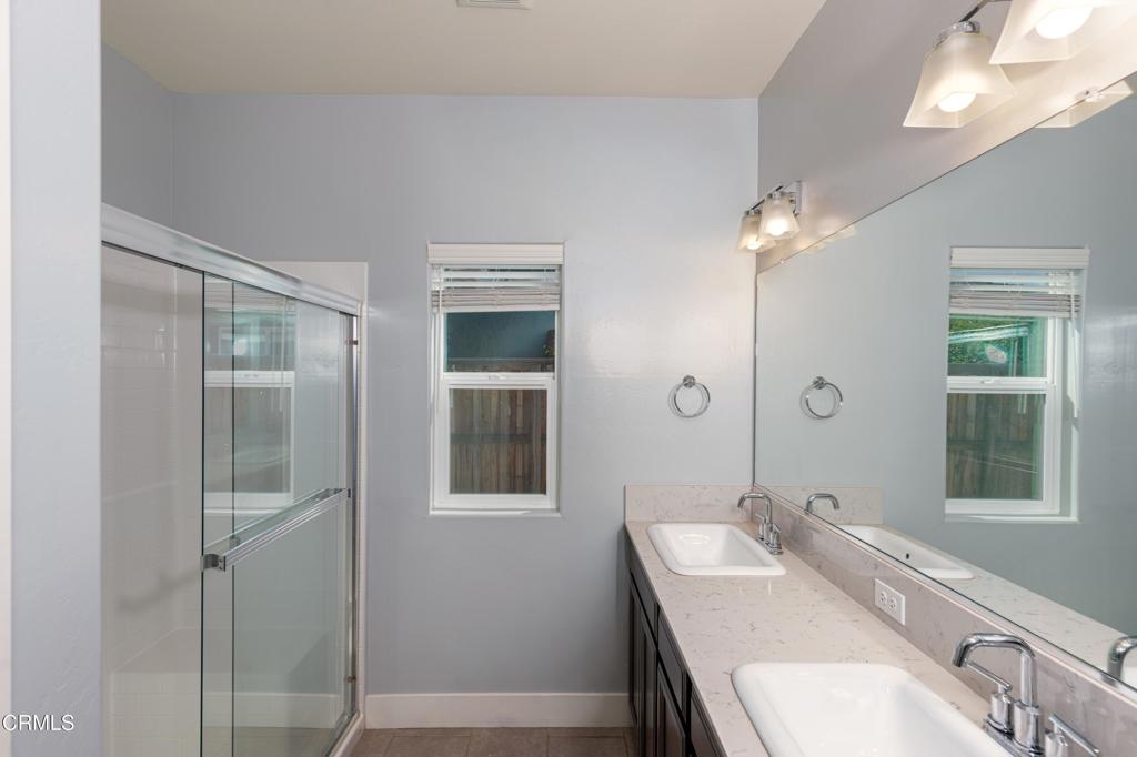 9634 Silver Falls Ln, Shafter, CA 93263