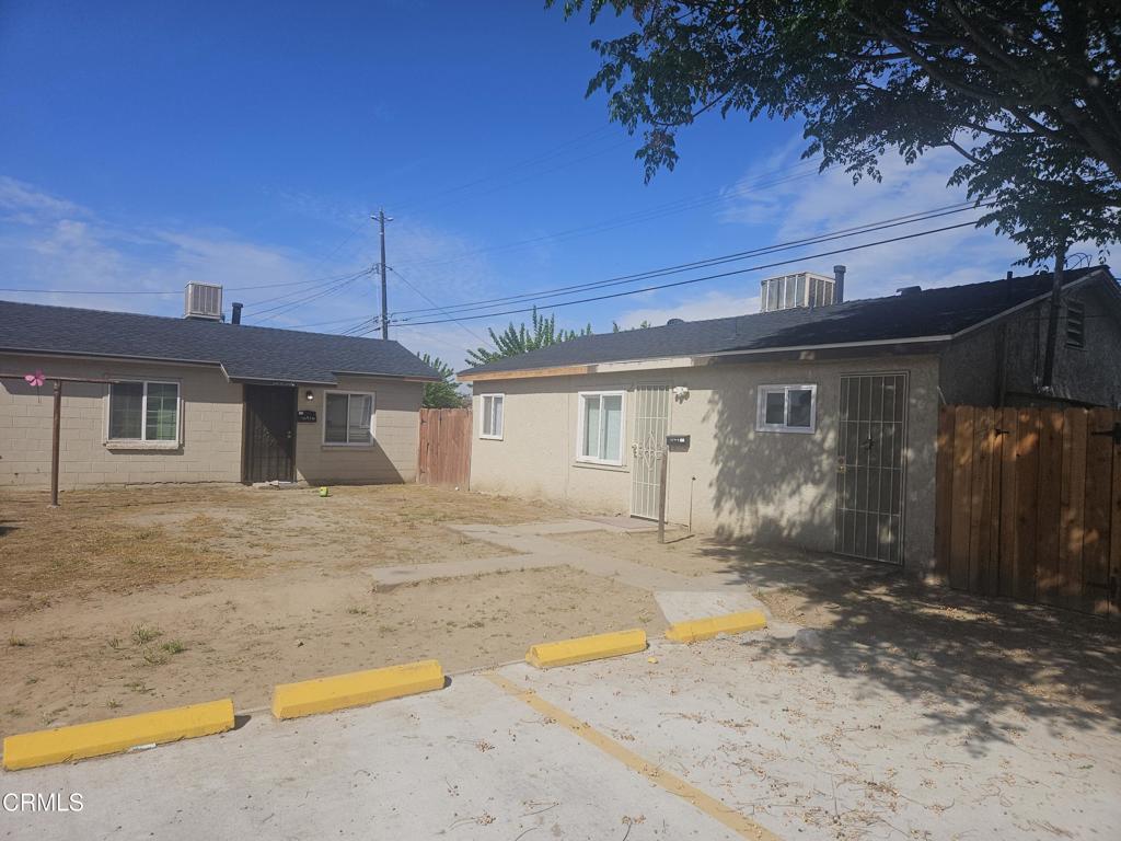 1240 J St, Sanger, CA 93657