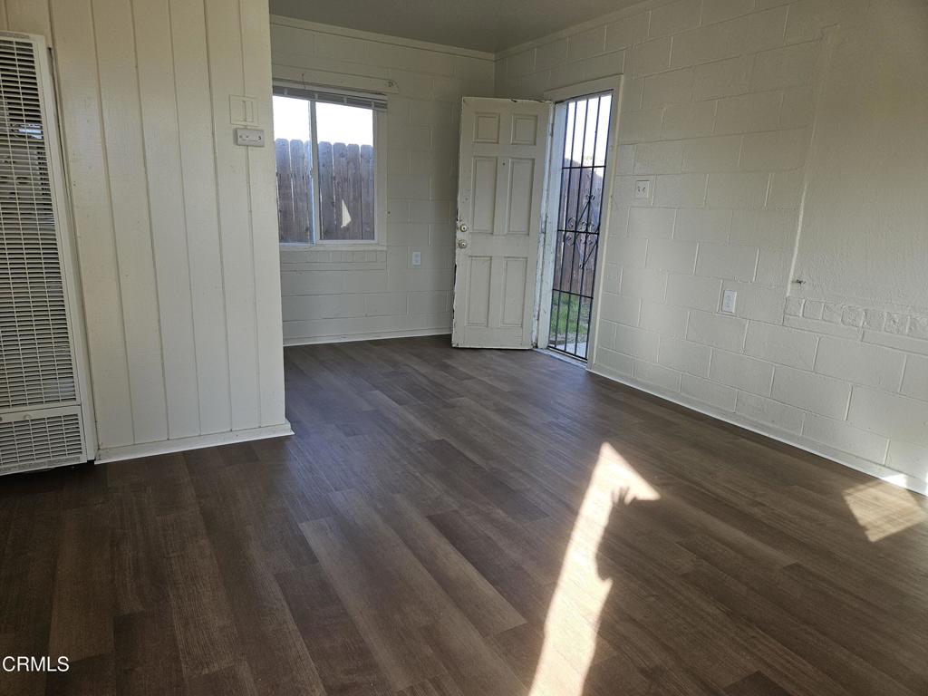 1240 J St, Sanger, CA 93657