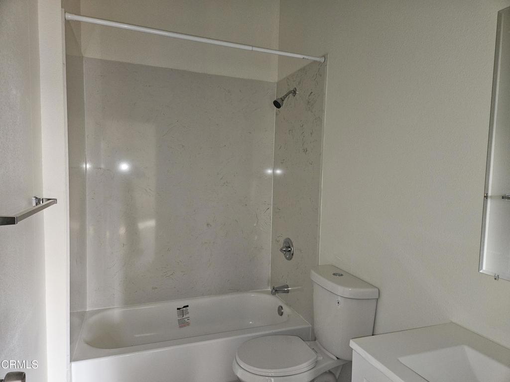 1240 J St, Sanger, CA 93657