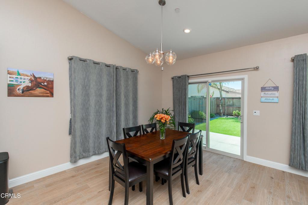 3317 Whispering Forest Ln, Shafter, CA 93263