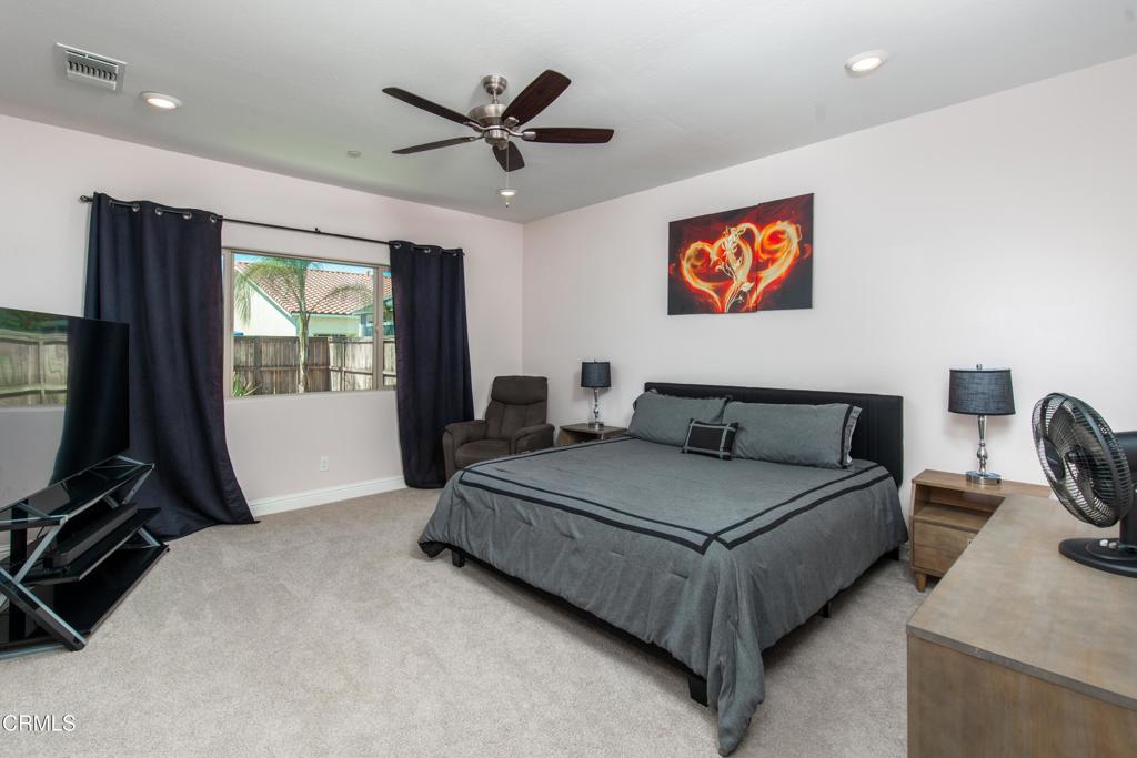 3317 Whispering Forest Ln, Shafter, CA 93263