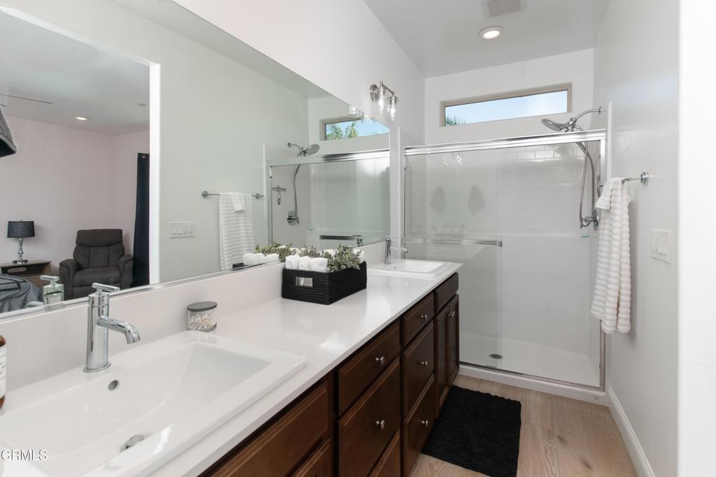 3317 Whispering Forest Ln, Shafter, CA 93263