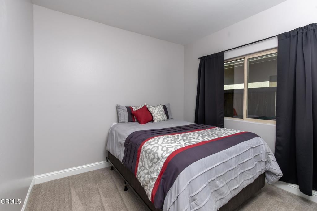 3317 Whispering Forest Ln, Shafter, CA 93263