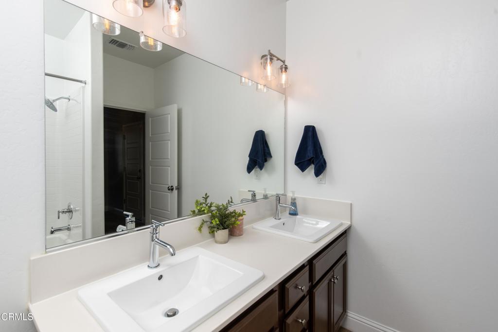 3317 Whispering Forest Ln, Shafter, CA 93263