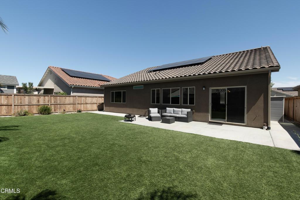 3317 Whispering Forest Ln, Shafter, CA 93263