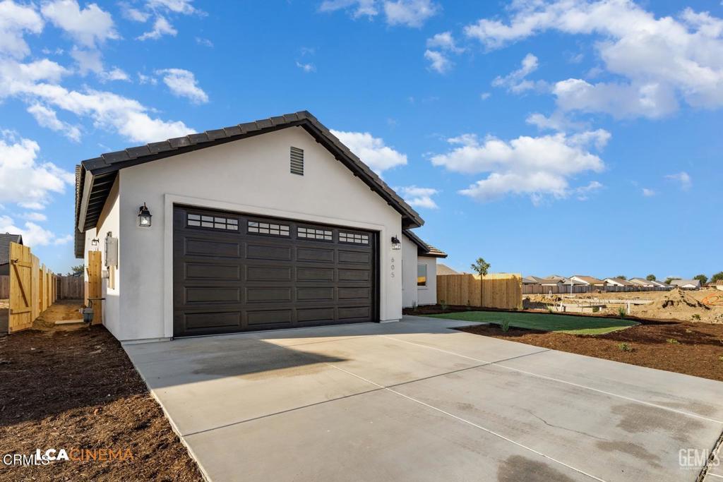 716 Sammy Way, Shafter, CA 93263