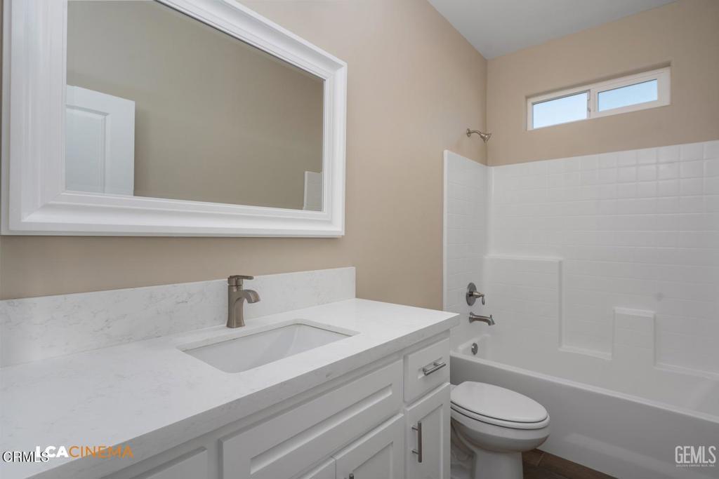 716 Sammy Way, Shafter, CA 93263