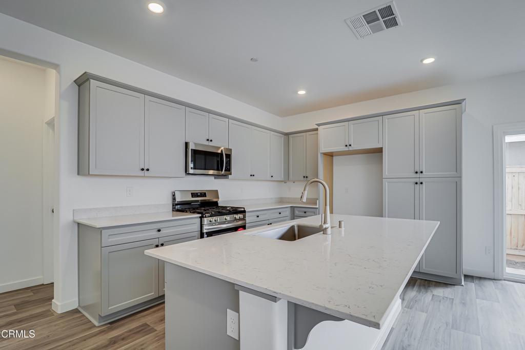 9627 Maple Terrace Ln, Shafter, CA 93263