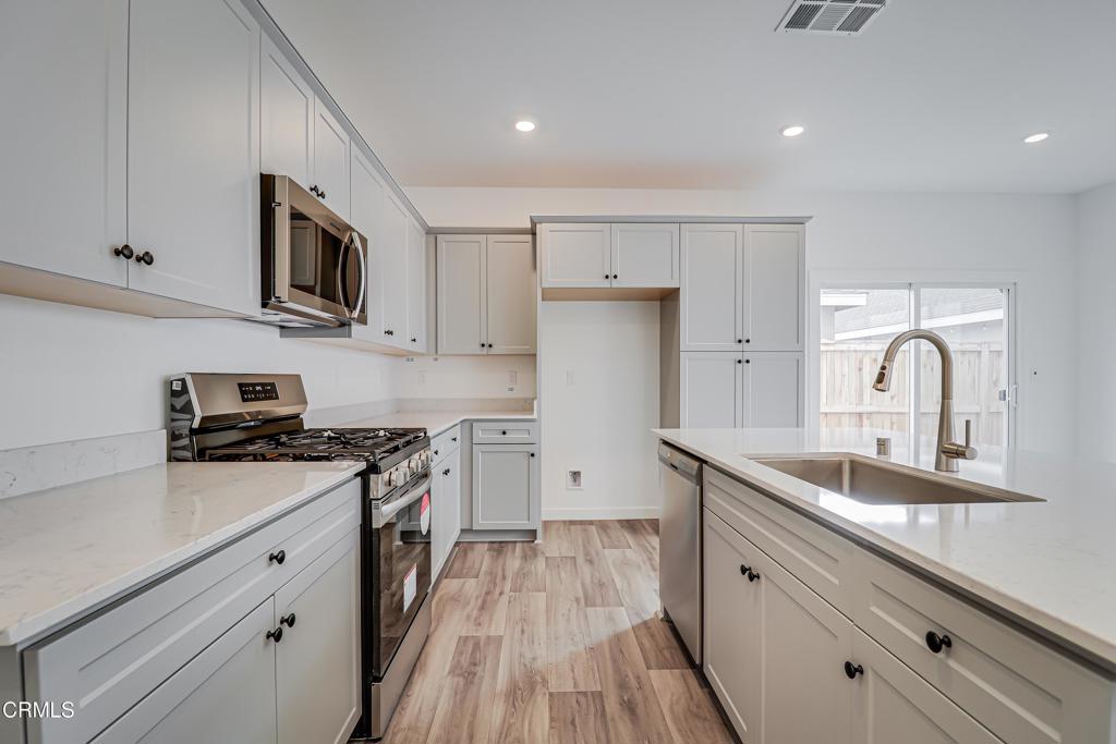 9627 Maple Terrace Ln, Shafter, CA 93263